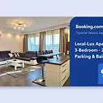 Local-lux Premium Apartment- 2 Bedrooms Balcony -2 Private Parking アパート