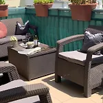 アパート Local-lux Premium Apartment- 2 Bedrooms Balcony -2 Private Parking ケチケメート