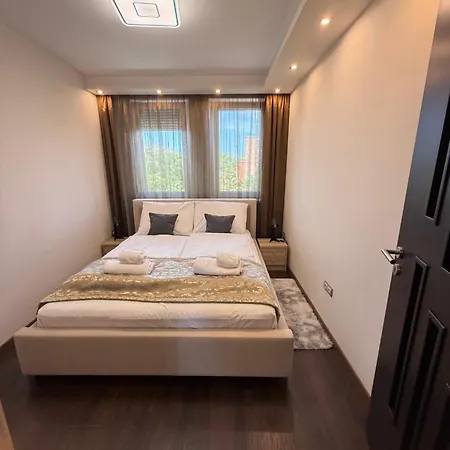 Local-lux 3 - 2 X Free Parking & Balcony