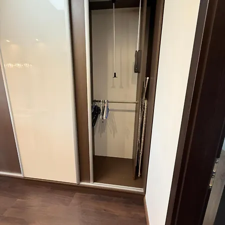 Local-lux 3 - 2 X Free Parking & Balcony Apartmán