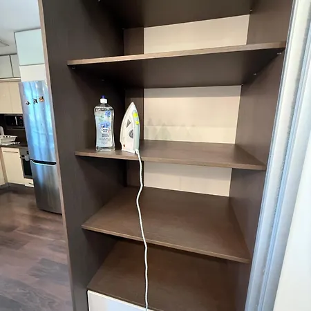 Local-lux 3 - 2 X Free Parking & Balcony Apartmán