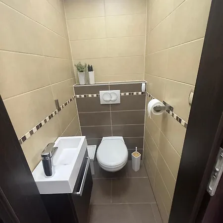 Local-lux 3 - 2 X Free Parking & Balcony Apartmán