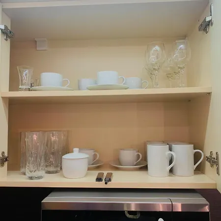 Local-lux 3 - 2 X Free Parking & Balcony Apartmán *