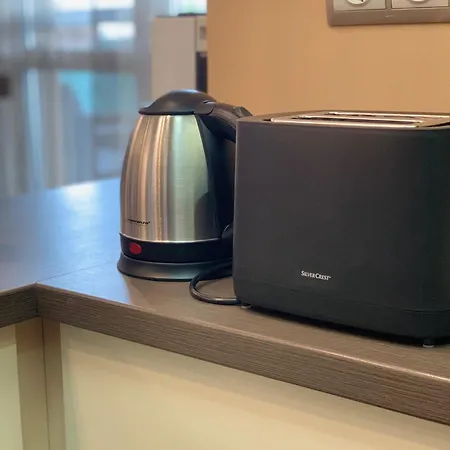 Local-lux 3 - 2 X Free Parking & Balcony Apartmán *