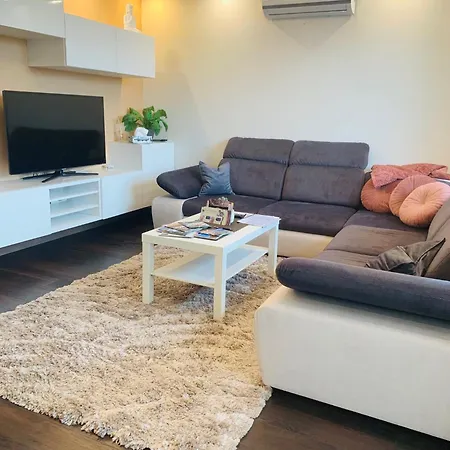 Local-lux 3 - 2 X Free Parking & Balcony Apartmán