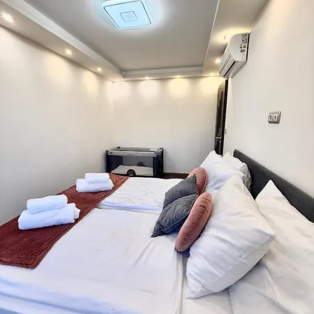 Local-lux 3 - 2 X Free Parking & Balcony Apartmán Kecskemét