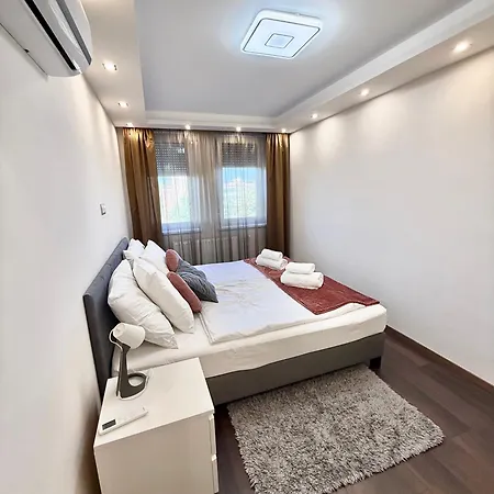 Local-lux 3 - 2 X Free Parking & Balcony