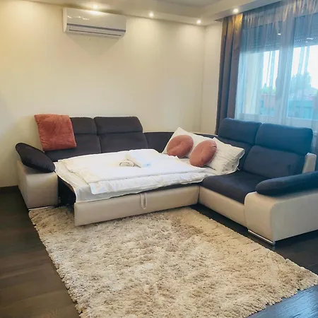 Local-lux 3 - 2 X Free Parking & Balcony Apartmán