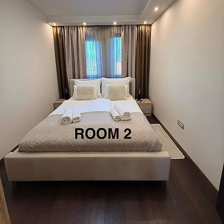 Local-lux Premium Apartment- 2 Bedrooms Balcony -2 Private Parking דירה