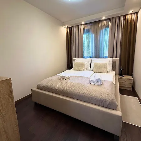 Local-lux Premium Apartment- 2 Bedrooms Balcony -2 Private Parking Daire