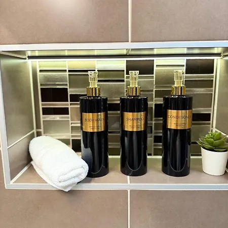 Local-lux Premium Apartment- 2 Bedrooms Balcony -2 Private Parking