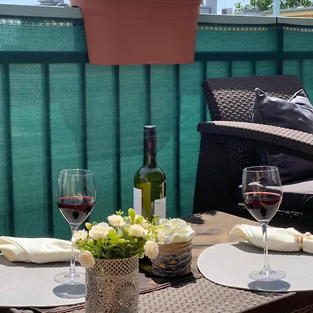 Local-lux Premium Apartment- 2 Bedrooms Balcony -2 Private Parking 아파트 케치케메트