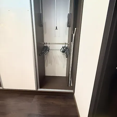 Local-lux Premium Apartment- 2 Bedrooms Balcony -2 Private Parking