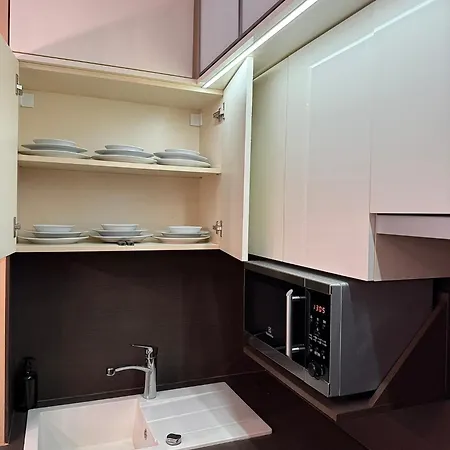 아파트 Local-lux Premium Apartment- 2 Bedrooms Balcony -2 Private Parking *