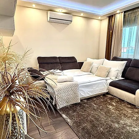 Apartament Local-lux Premium Apartment- 2 Bedrooms Balcony -2 Private Parking Kecskemét