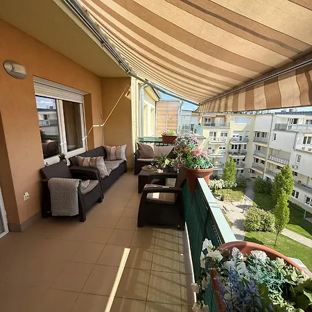 Local-lux Premium Apartment- 2 Bedrooms Balcony -2 Private Parking