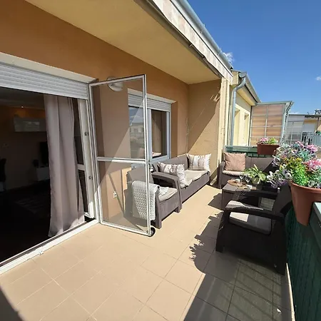 Local-lux Premium Apartment- 2 Bedrooms Balcony -2 Private Parking קצ'קמט