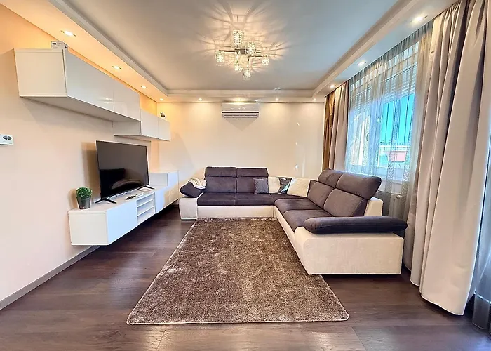 Local-Lux Apartman 3 szoba, privát parkoló Kecskemét