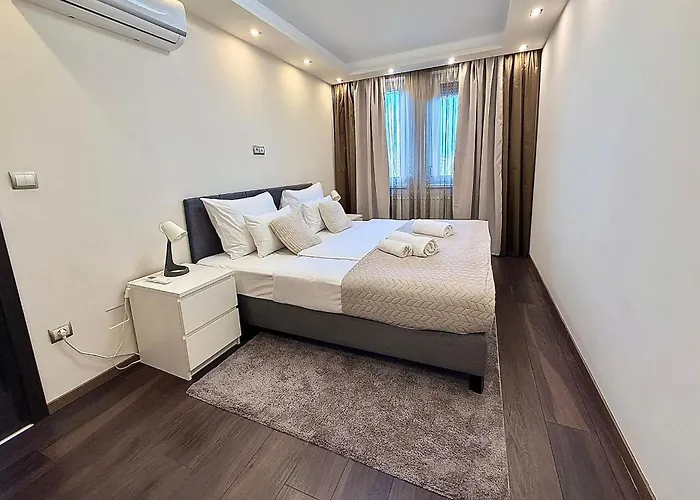 Local-lux Premium Apartment- 2 Bedrooms Balcony -2 Private Parking * Κεσκεμέτ