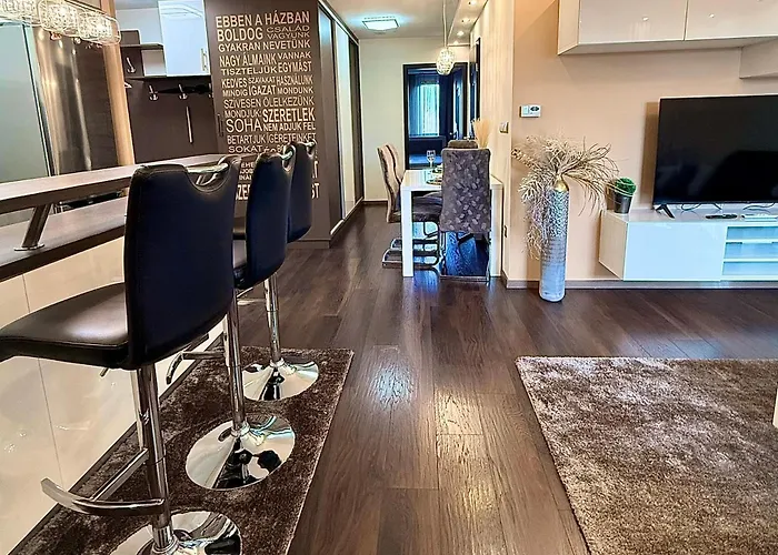 Local-lux Premium Apartment- 2 Bedrooms Balcony -2 Private Parking קצ'קמט