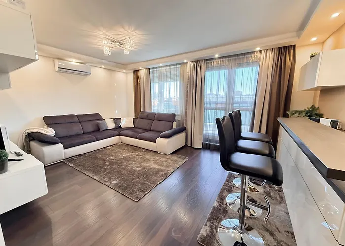 Local-Lux Apartman 3 szoba, privát parkoló Apartamento