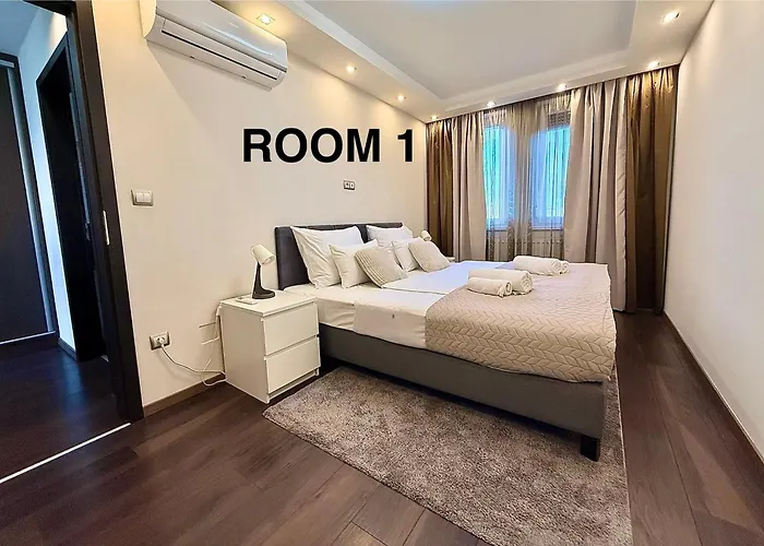 Local-lux Premium Apartment- 2 Bedrooms Balcony -2 Private Parking *