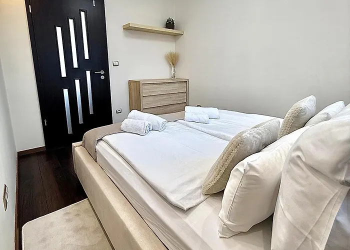Local-lux Premium Apartment- 2 Bedrooms Balcony -2 Private Parking Διαμέρισμα Κεσκεμέτ