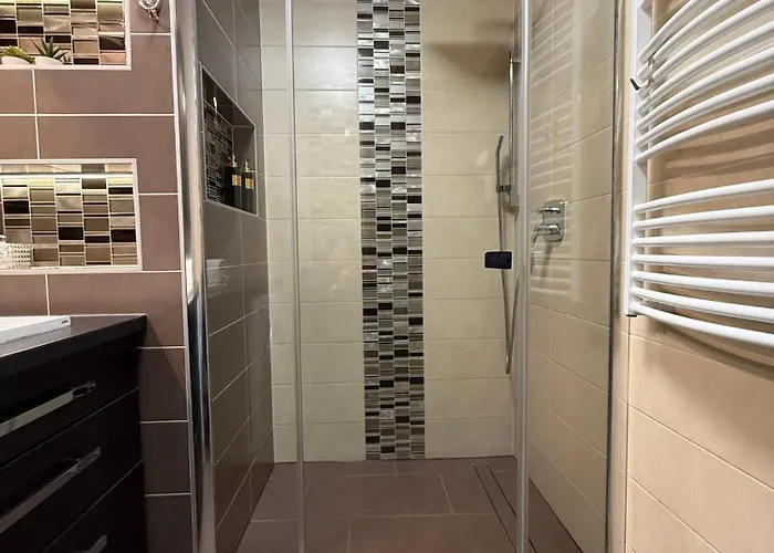 Local-lux Premium Apartment- 2 Bedrooms Balcony -2 Private Parking דירה קצ'קמט